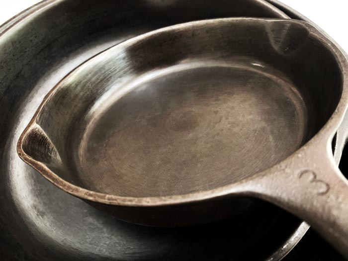 Antique Cast Iron Pans: How To Get The Best Cookware Ever Made For Under  $20 - Tyrant Farms