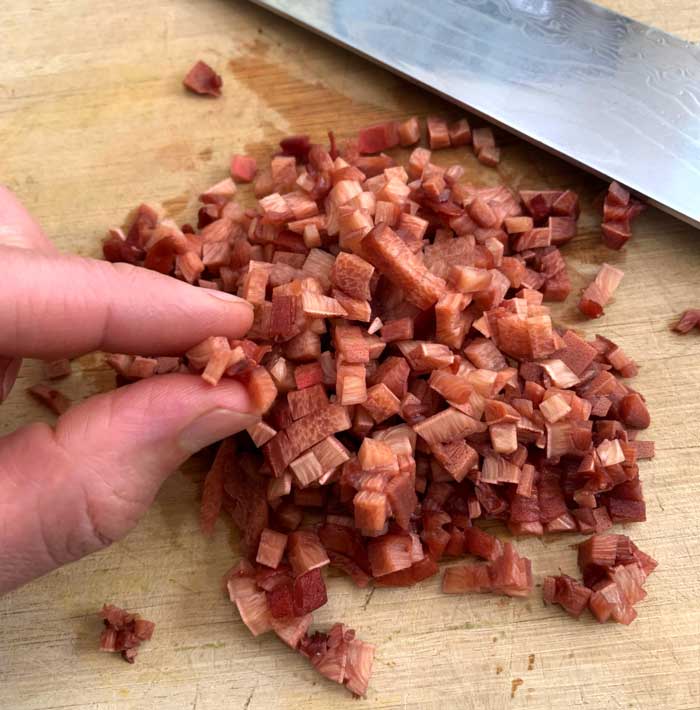 This is an ideal cut size for eating tender young beefsteak mushrooms raw.