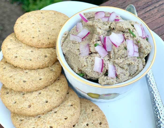 The Tyrant's mushroom pâté presentation. Much better. (She wins again.)