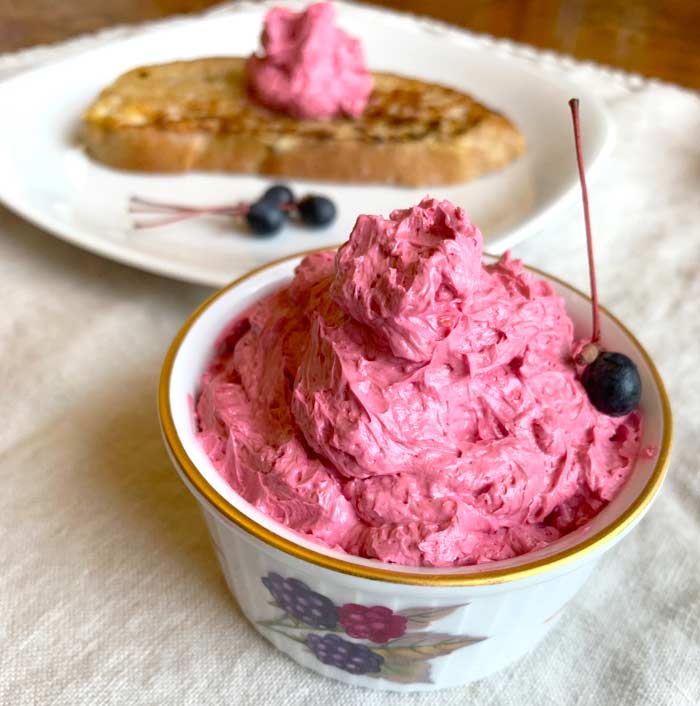 Recipe: Black tupelo fruit whipped honey butter