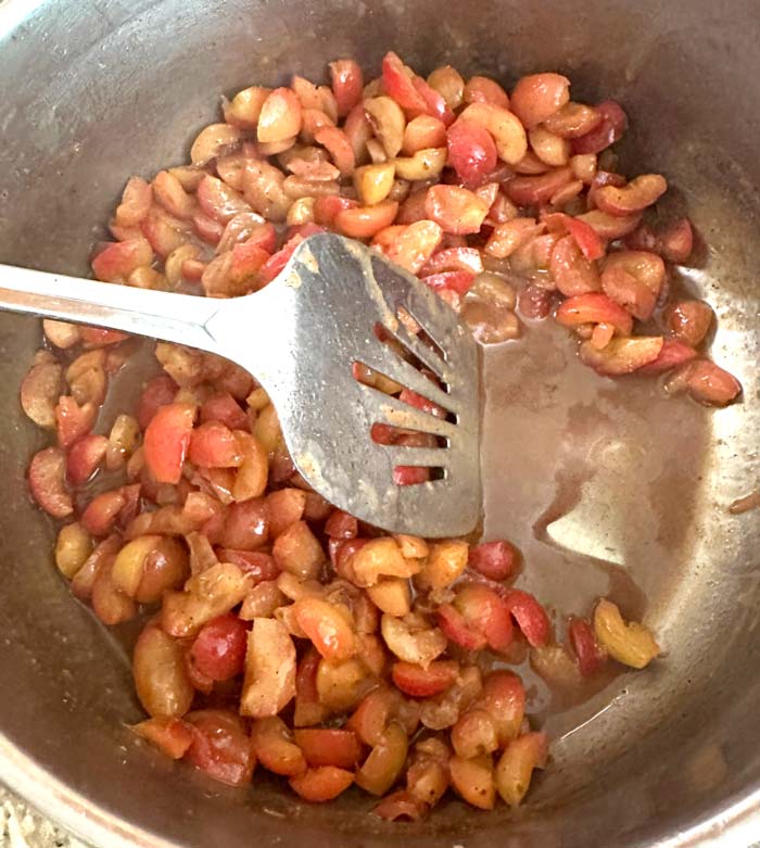 Finished crabapple filling ready for chilling.