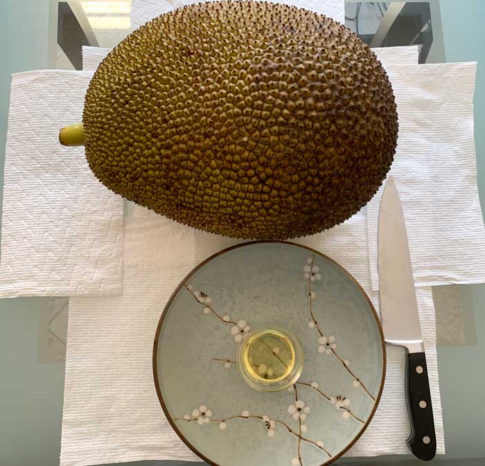 Prepare for a mess when processing a jackfruit! 