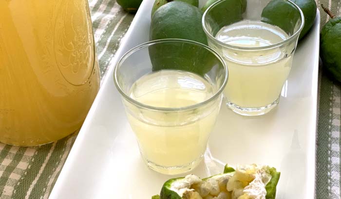 Sparkling passion fruit cordial made from native Passiflora incarnata fruit. This simple fermentation recipe lets the delicious tropical flavor of passion fruit shine and sparkle. 