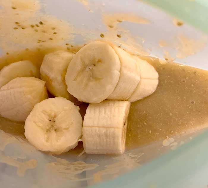 Ingredients in stasher bag going into freezer. Ideally, you also have an ice cube tray to make things a bit easier.