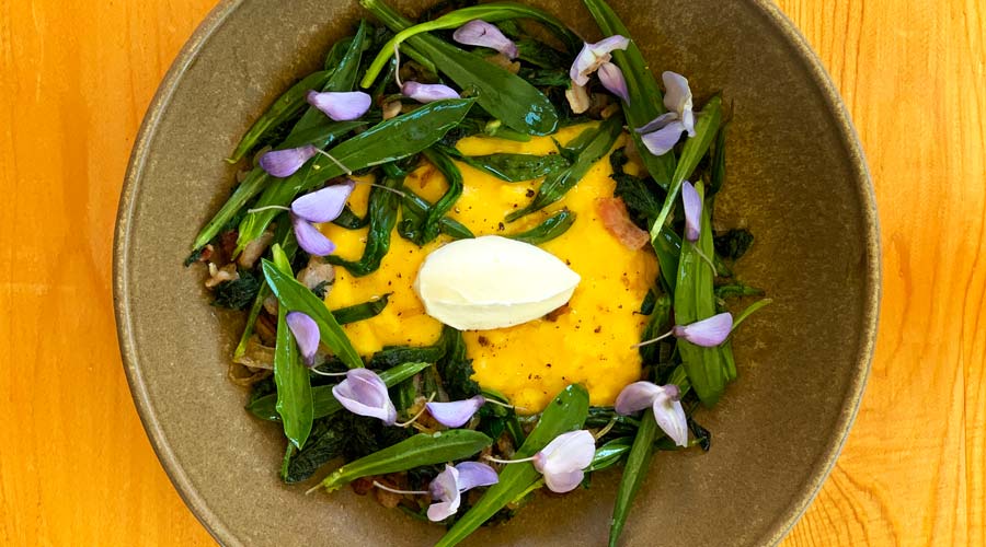 Gourmet soft-scrambled eggs with stridolo/collejas & stinging nettle thumbnail