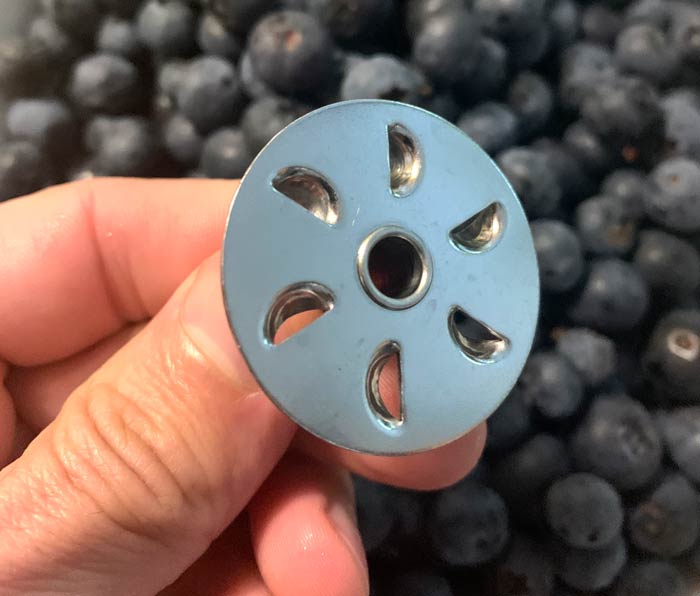 We like to use the whisk blade attachment on our immersion blender when making aioli.